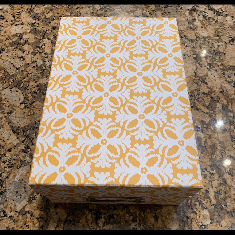 Storage box